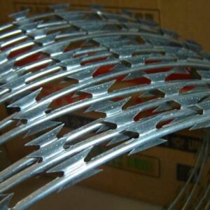 Galvanized 730mm Razor wire/ electric fence installer in kenya
